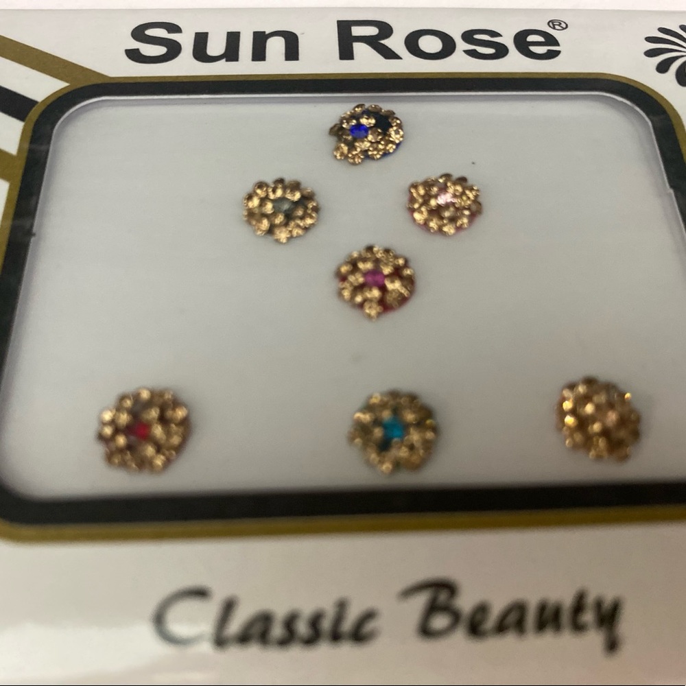 Round forehead Bindis in Multi-Colors - Picture 3 of 4